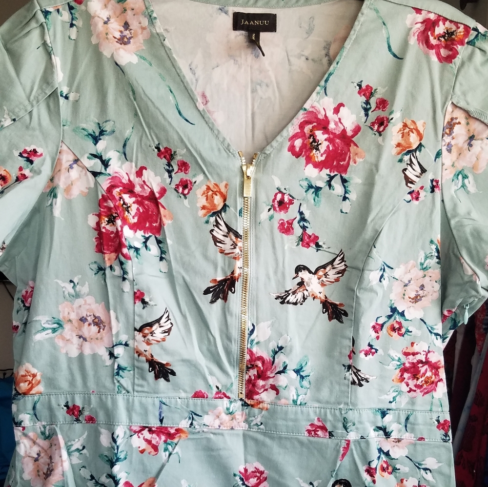 Jaanuu xl scrub top- Jade Bouquet